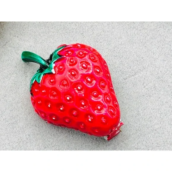 Vintage Gold Tone Brooch Pin Lot of 5 Butterfly Leaf Strawberry Teddy Bear Fan - Picture 8 of 12